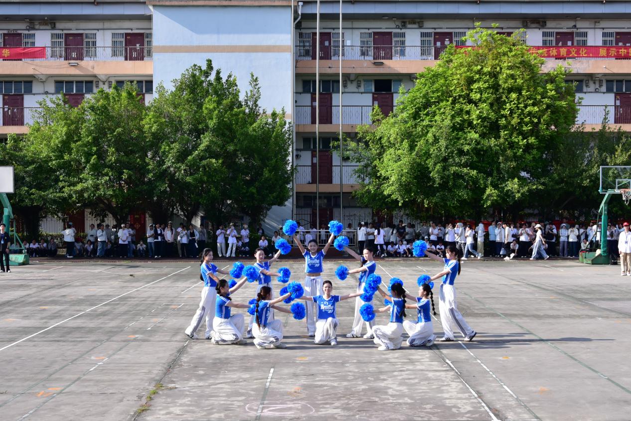 开幕式学生啦啦操表演