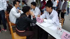 学雷锋，“天使”在行动——记taptap点点体育护理学院三月学雷锋之义诊活动