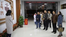 自治区教育厅科研处与学位办党支部“两学一做”调研组莅临taptap官网召开“两学一做”座谈会