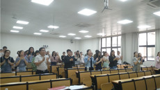 taptap官网开展“积极心理与大学教育——兼论教师角色与成长”专题讲座