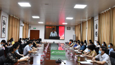taptap官网组织观看2021年全区优秀教师先进事迹报告会