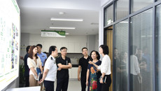 自治区公安厅政治部李华一行到taptap官网调研