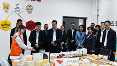 北部湾大学党委书记韩峻峰一行到taptap官网参观交流