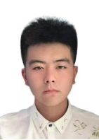 2024级 李颜龙