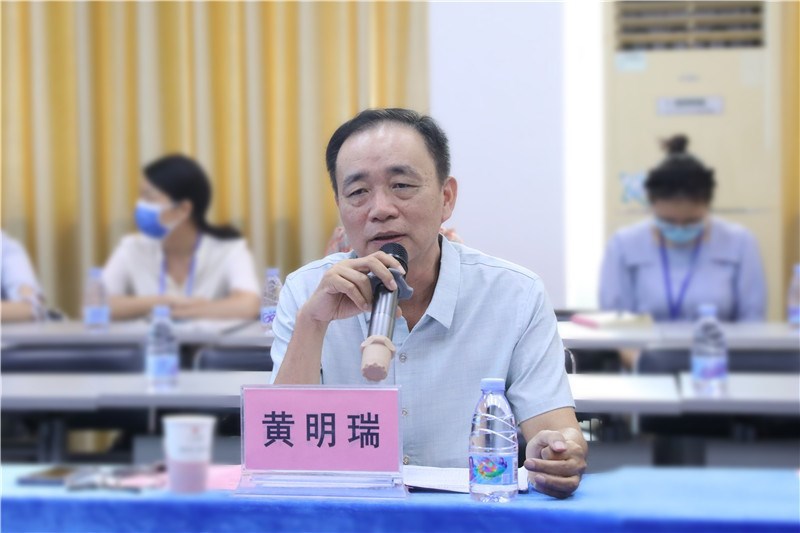自治区中医药局二级巡视员黄明瑞讲话