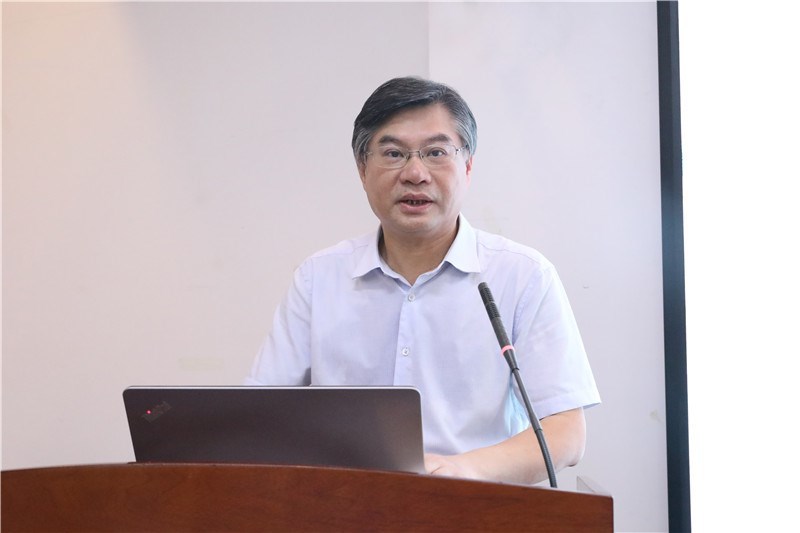 医院院长谢胜作工作汇报