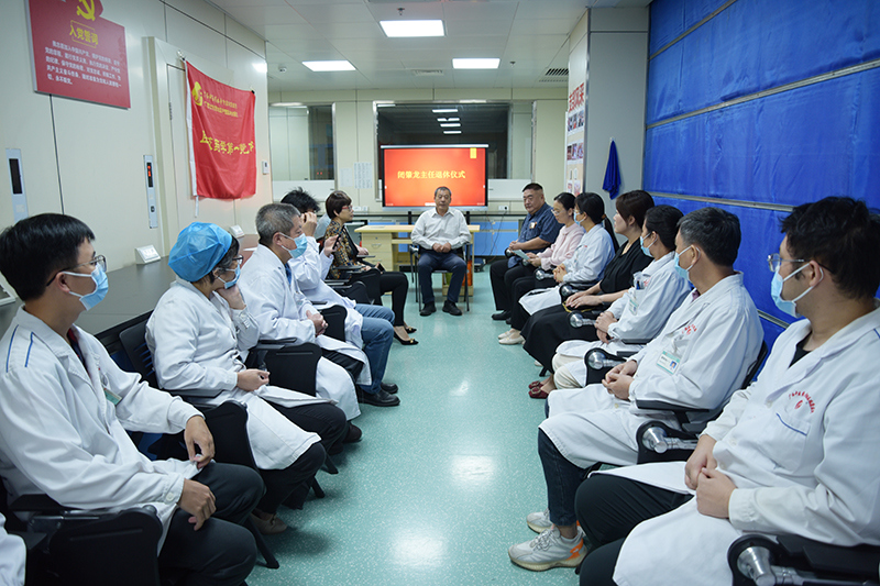 1座谈会现场.jpg 1座谈会现场.jpg