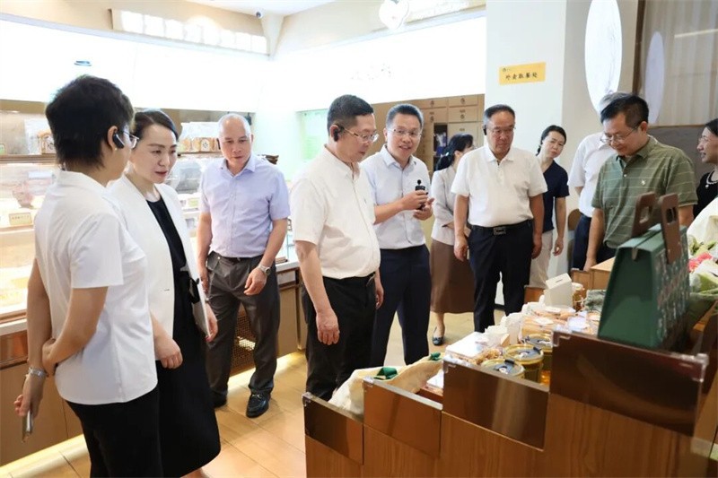 调研组实地调研滋膳人生药膳馆